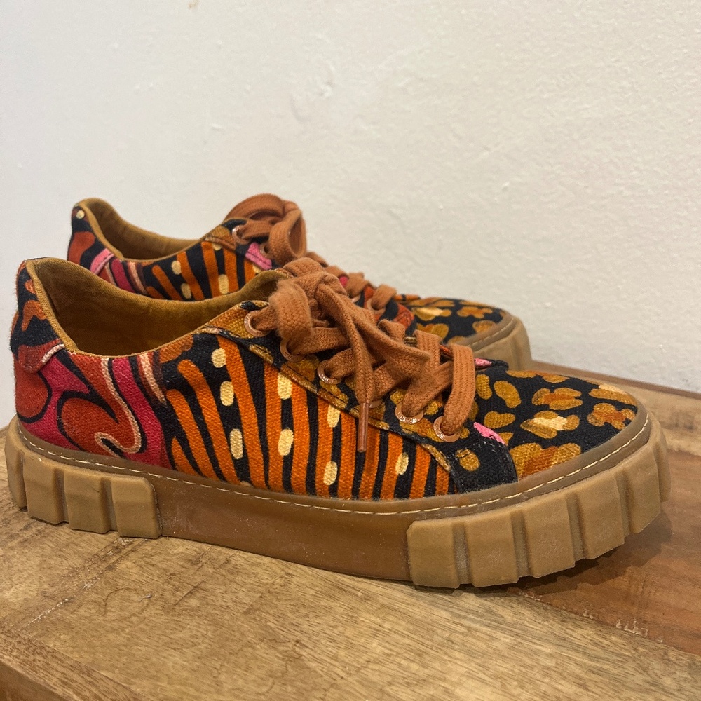 Farm Rio cheetah/ jungle print sneakers size 7